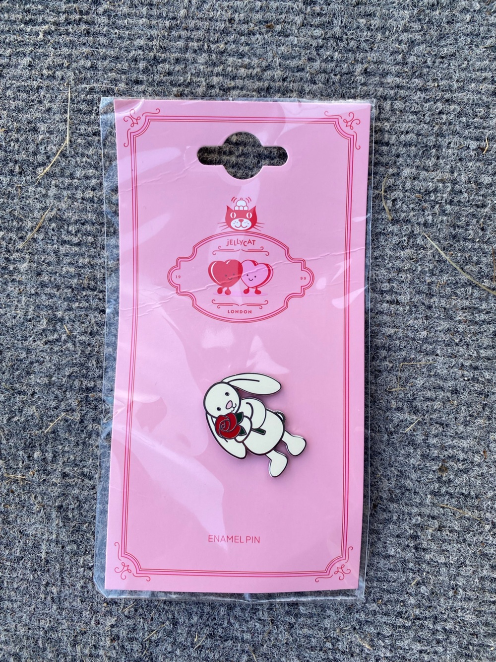 NIP Jellycat Official Enamel Pin Creme Bunny with Rose Limited Edition New⁠